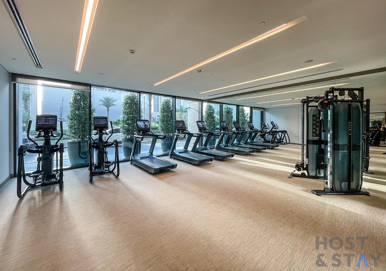 Apartment 2-br Getaway At Palace Residences, Creek Dubai