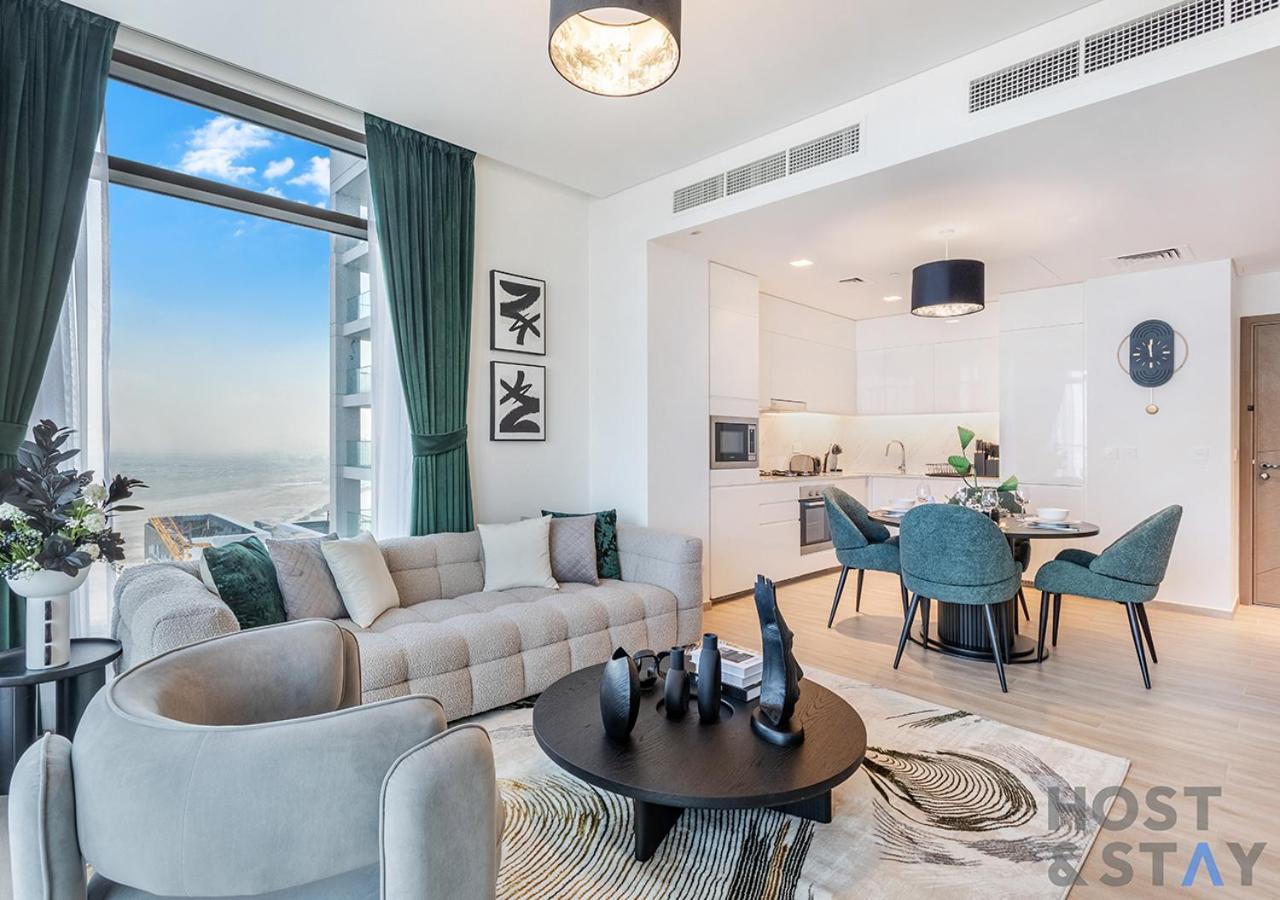 Apartment 2-br Getaway At Palace Residences, Creek Dubai